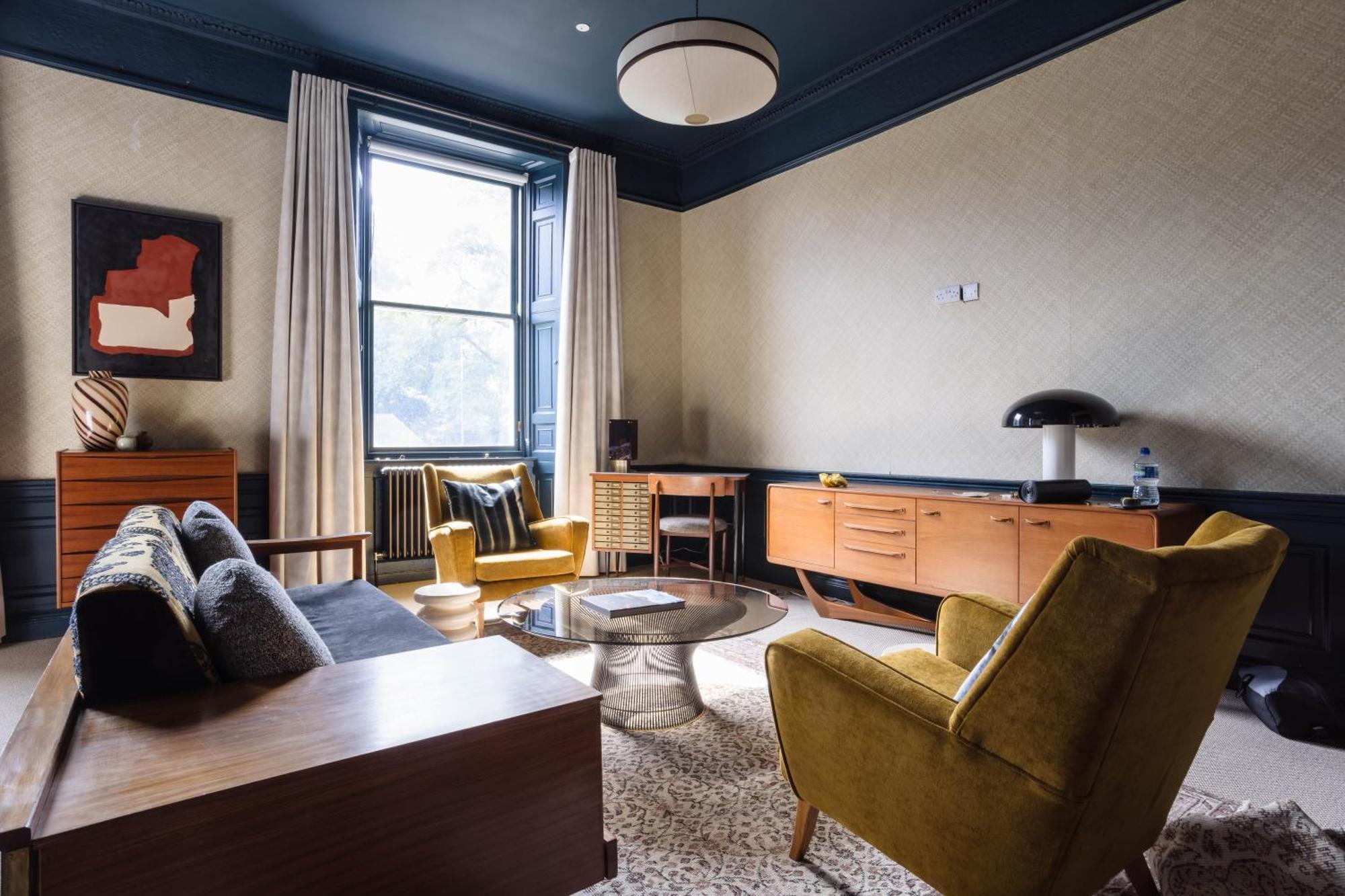 3 John's Place Townhouse Hotel 4*
