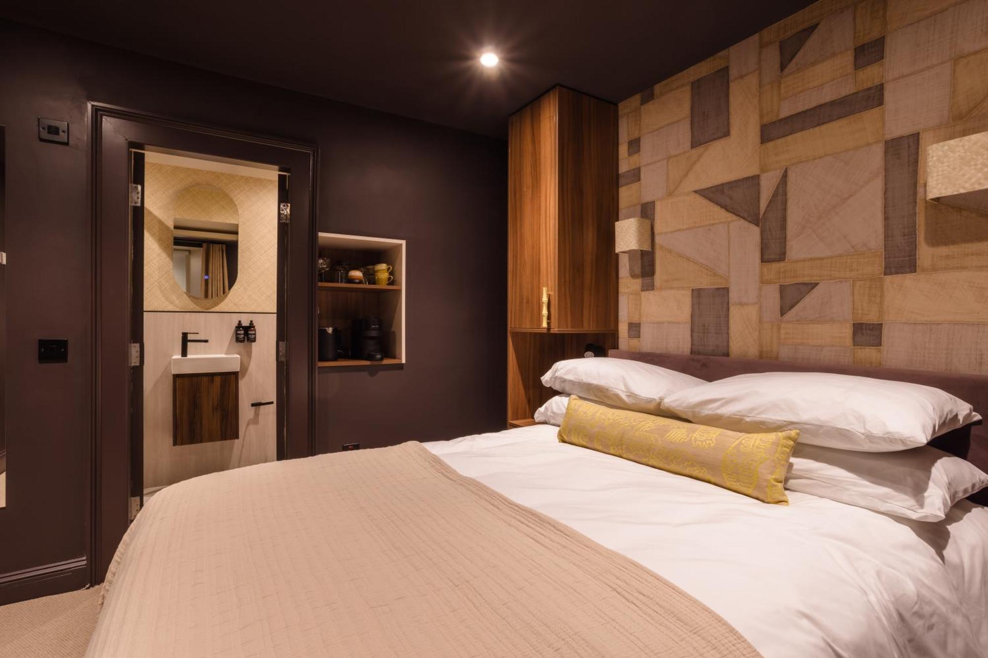 3 John's Place Townhouse Hotel