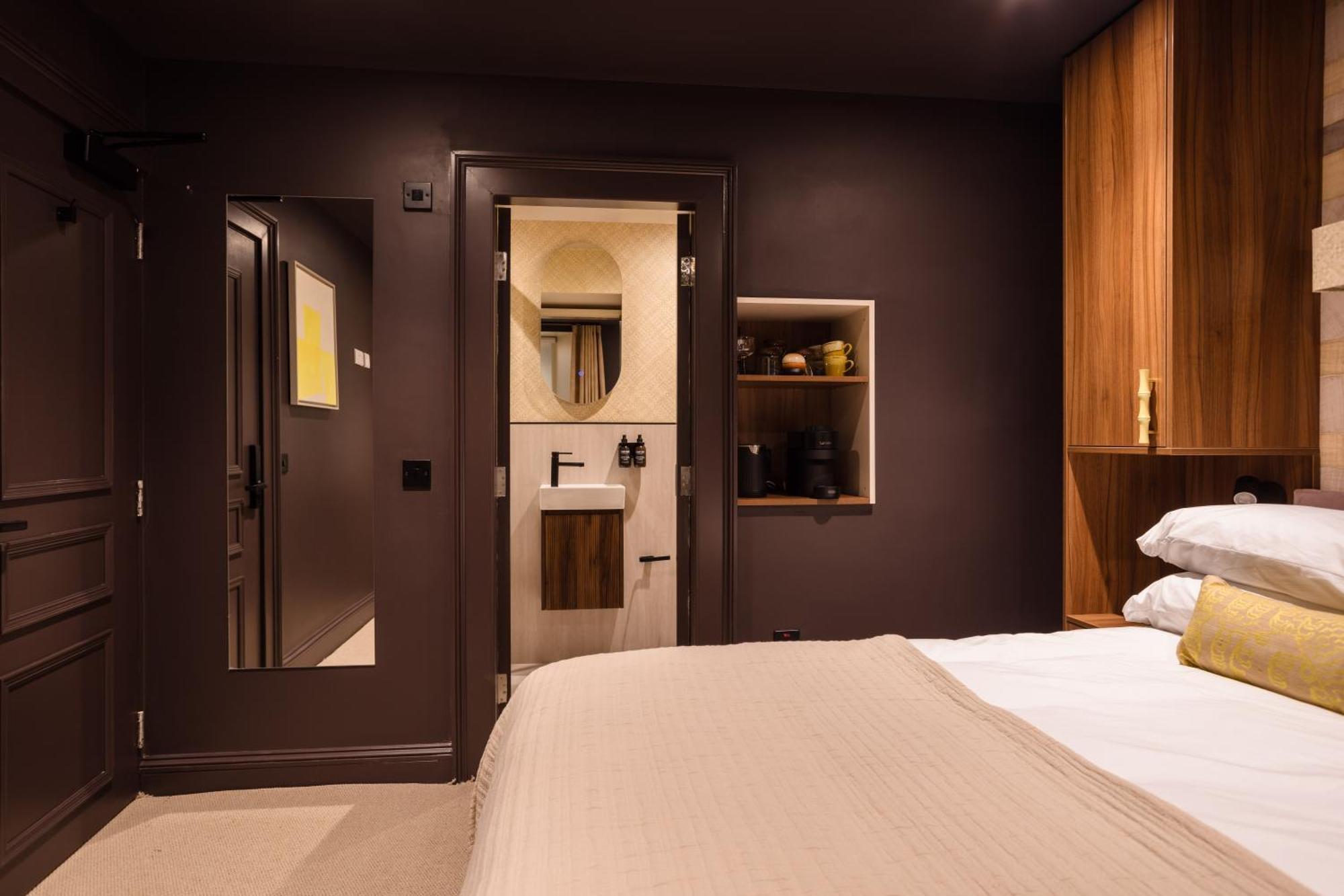 3 John's Place Townhouse 4* Edinburgh