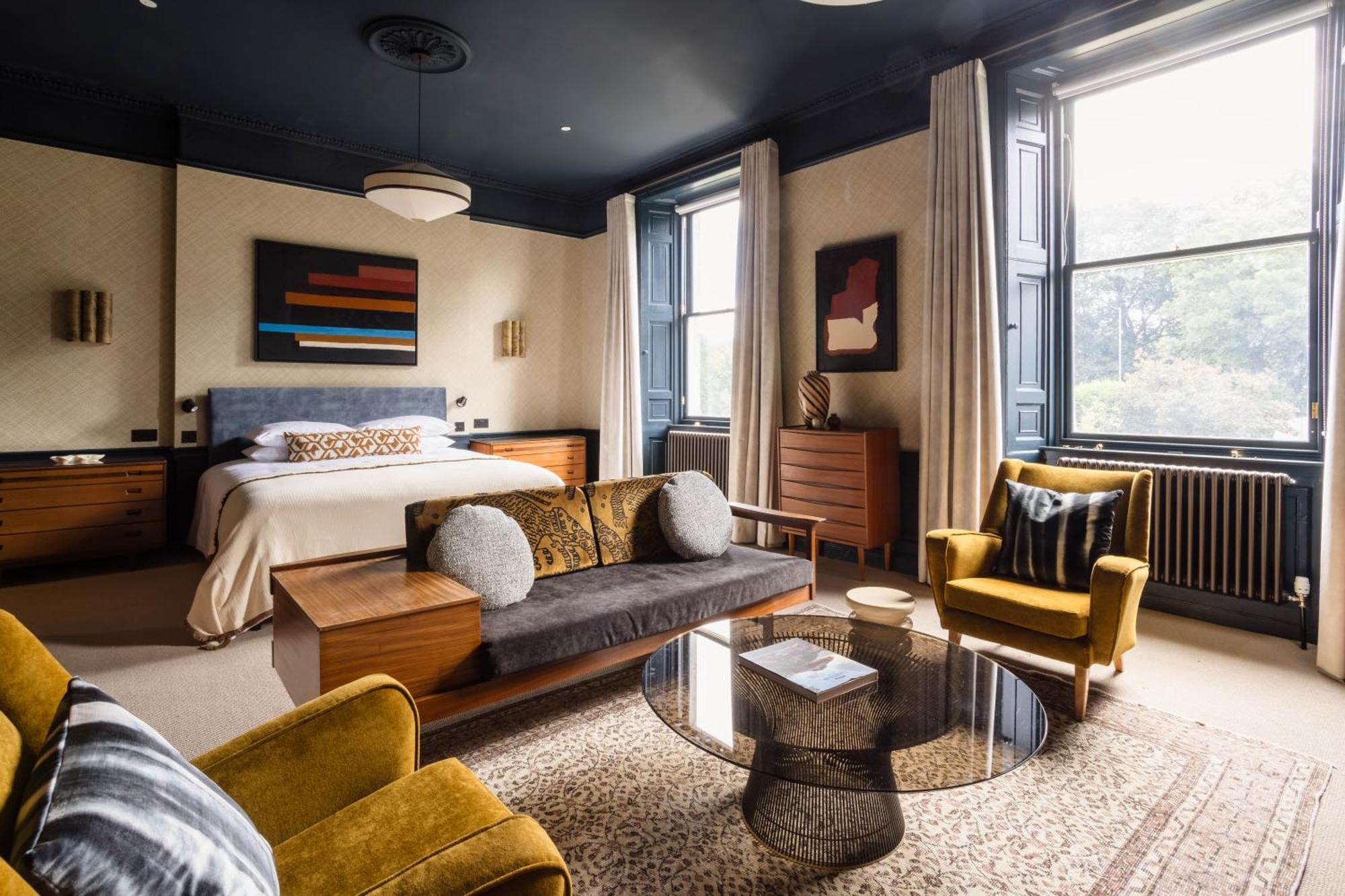 3 John's Place Townhouse 4* Edinburgh
